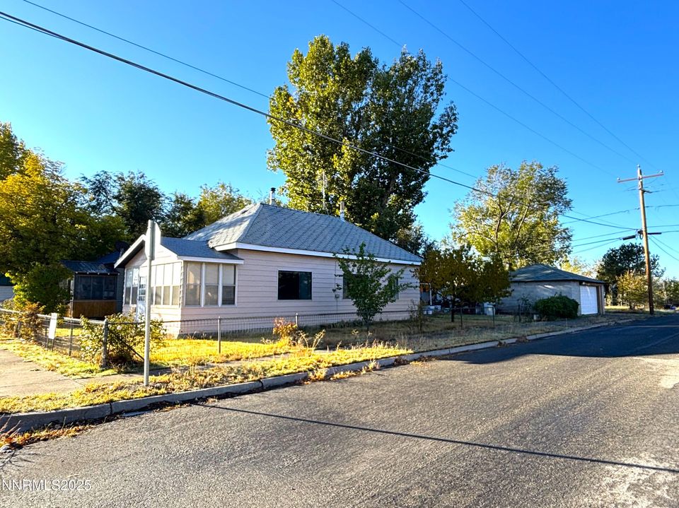 196 W 2nd Street