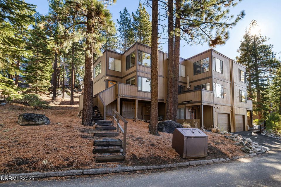 205 Clubhouse Circle