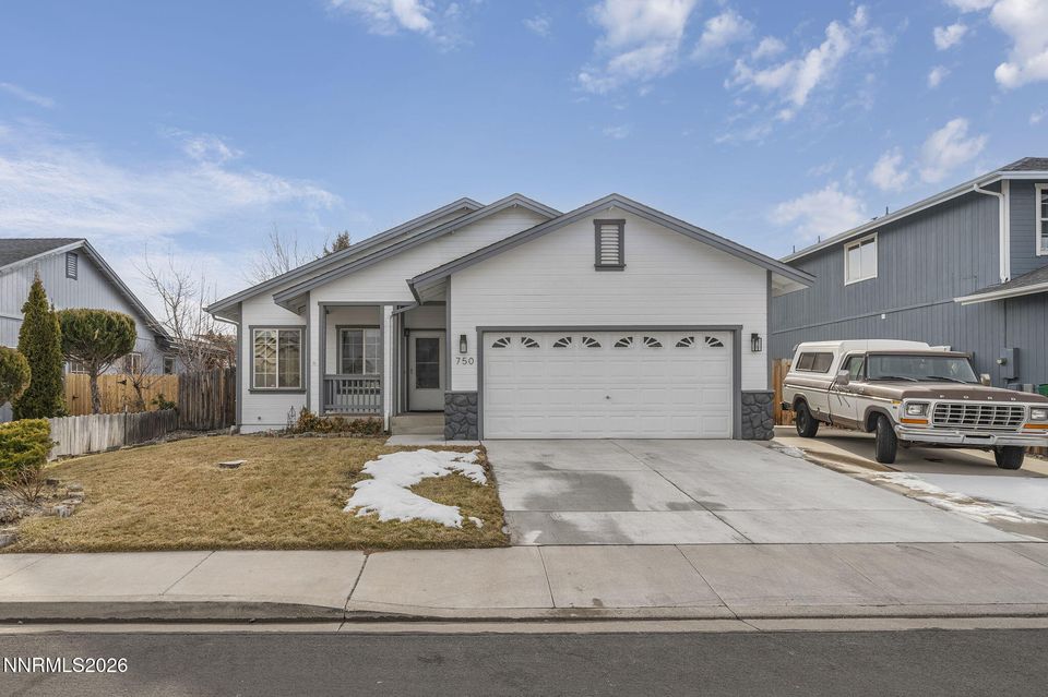 750 W Golden Valley Road