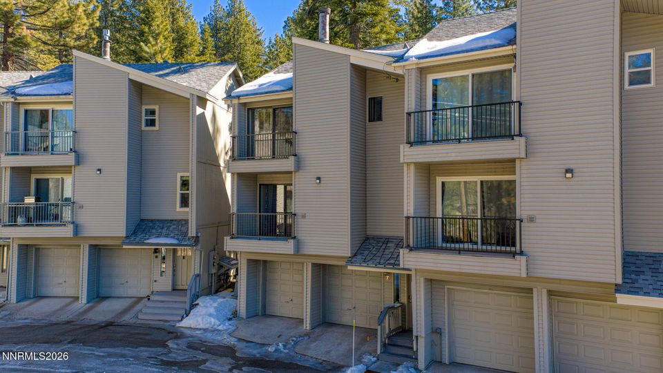 151 Palisades Drive #7