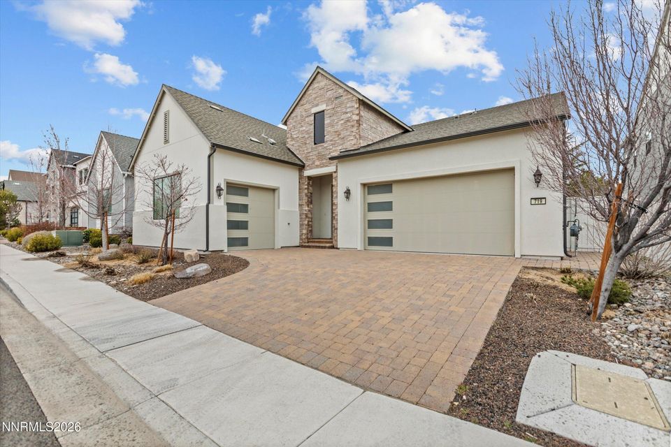 719 W Pleasant Oak Trail