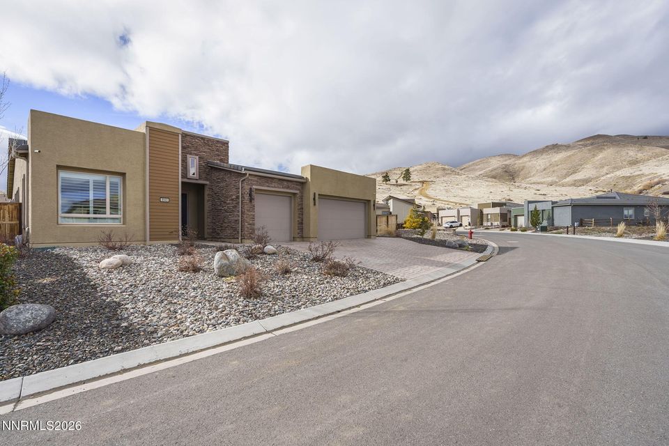 8949 Suncreek Trail