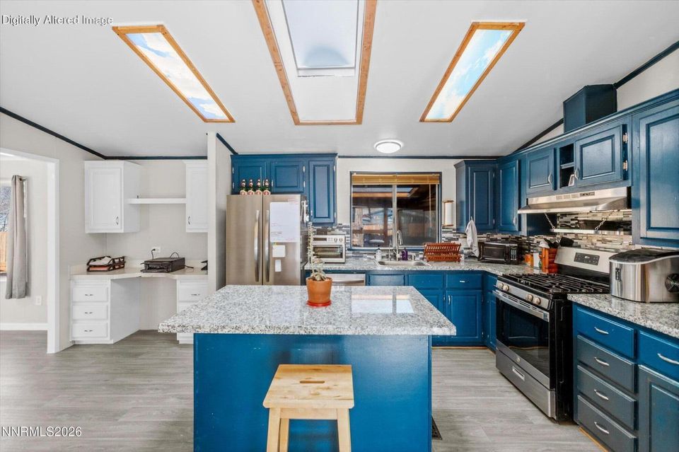4075 Bobolink Circle