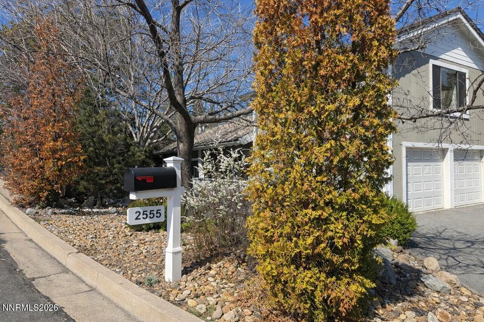 2555 Camelot Way