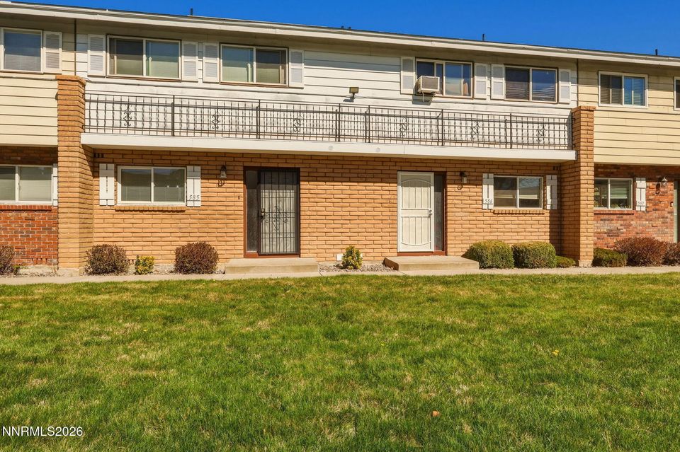 585 Smithridge Park