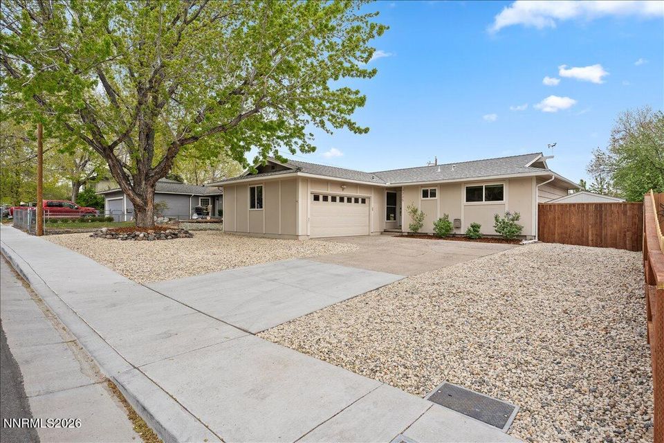 3325 Kings Row