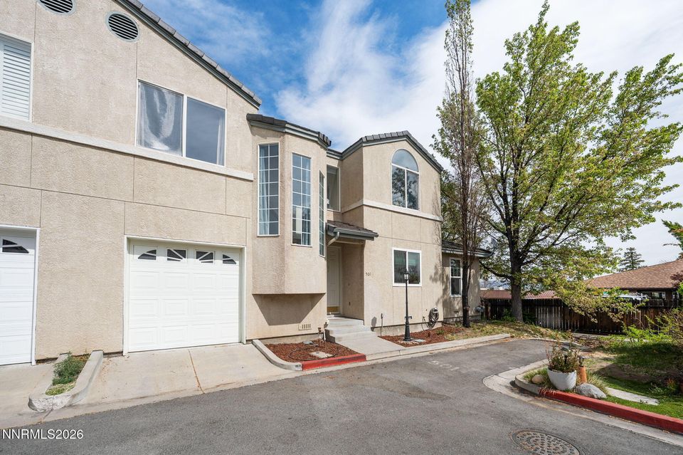 501 Warren Court