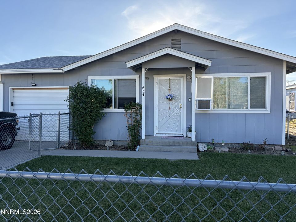 654 Douglas Street
