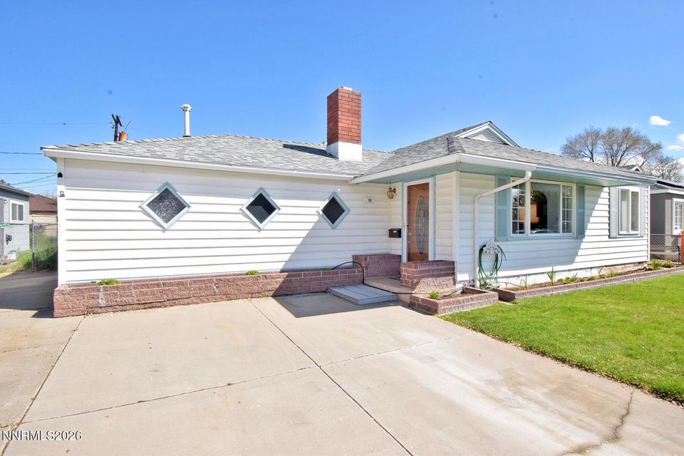 10 E J Street
