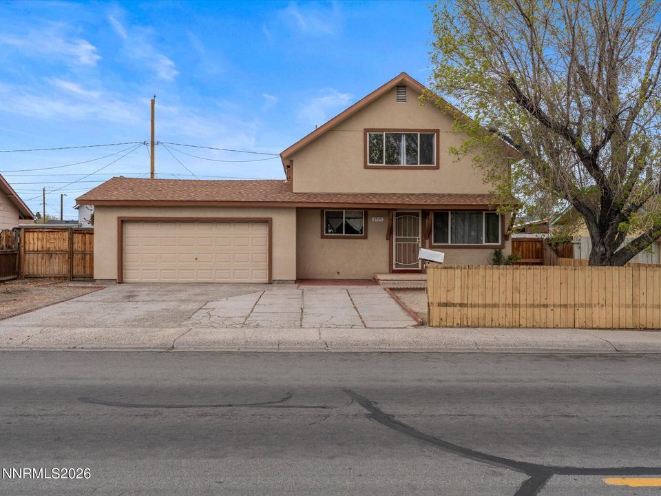 2575 E 9th Street