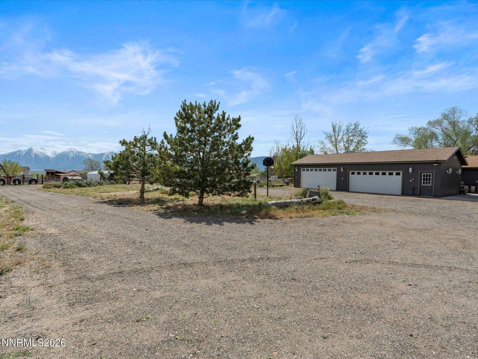 2530 Henning Lane