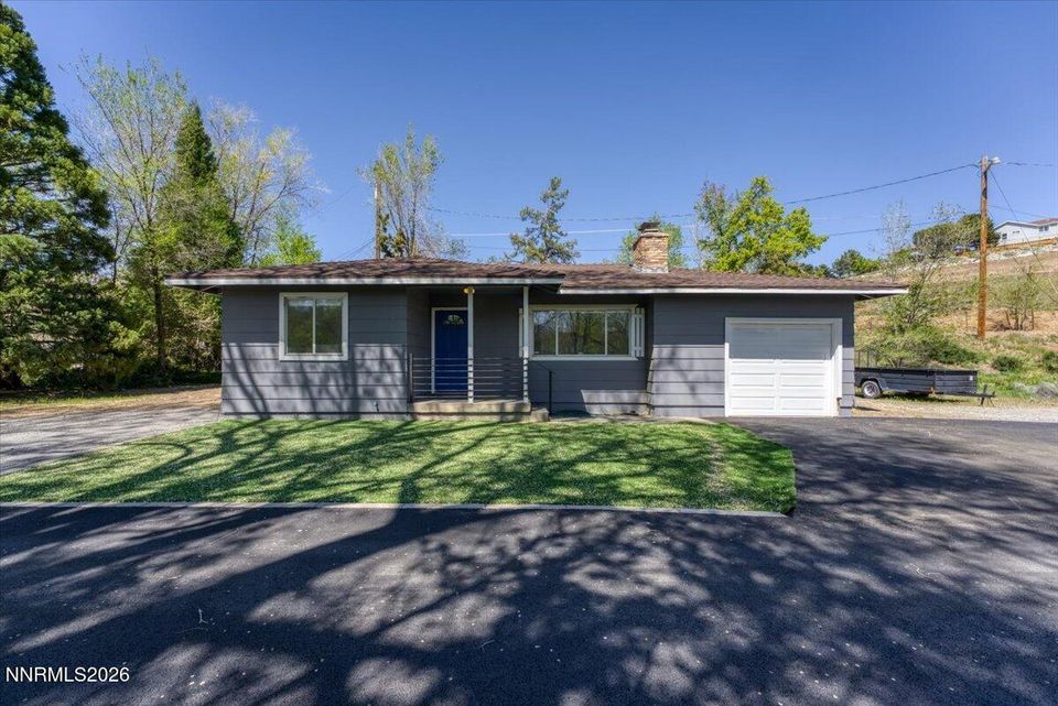 700 Twin Lakes Drive