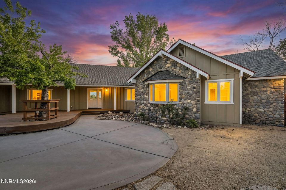 1097 Meadowlark Circle