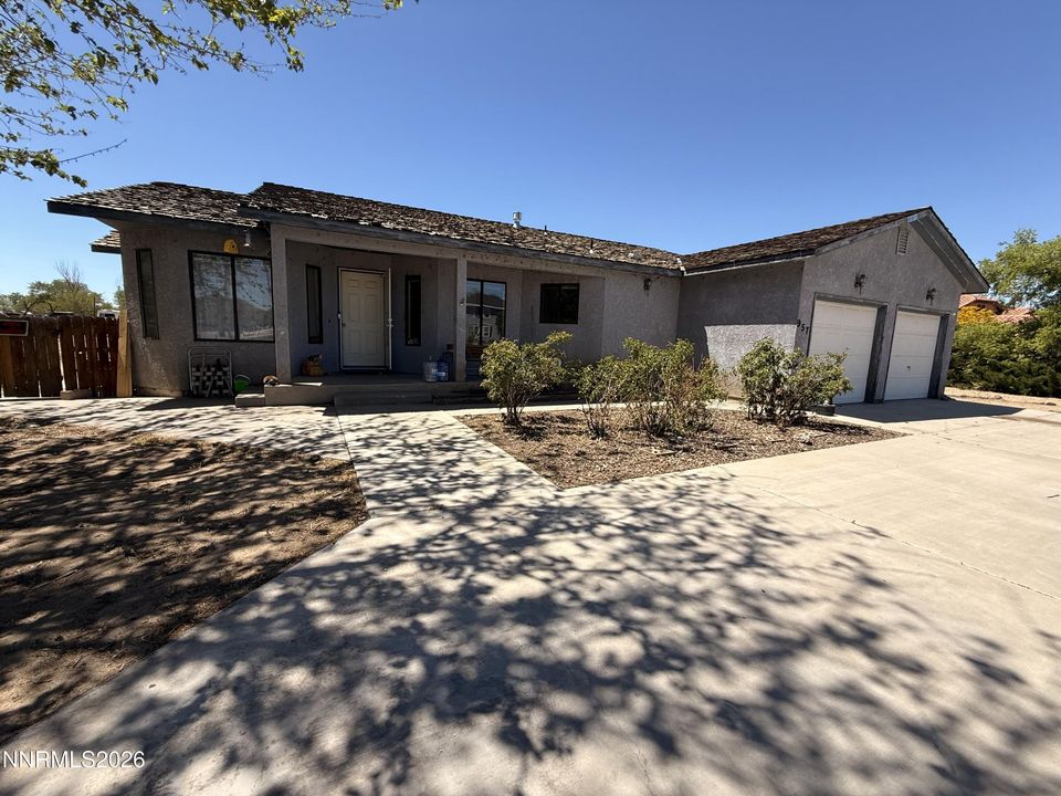 957 Ronald Way
