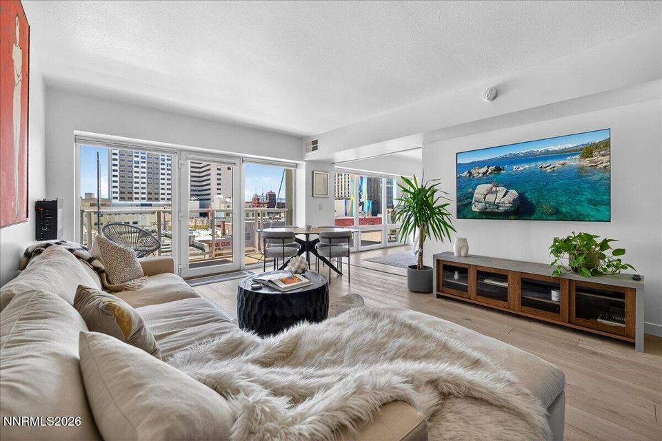 255 N Sierra Street #UNIT 606