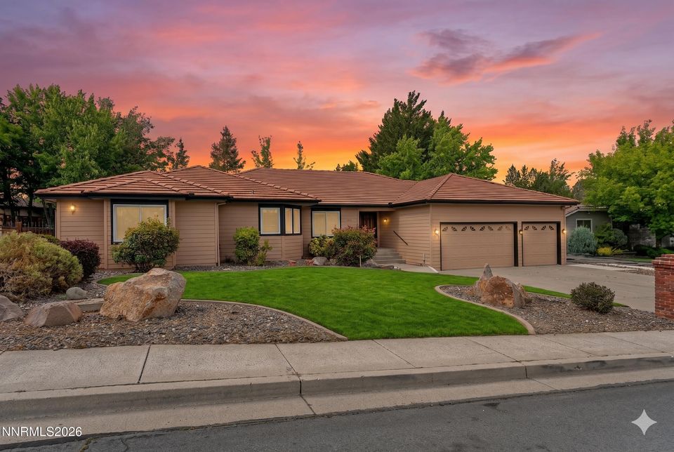 2271 Manzanita Lane