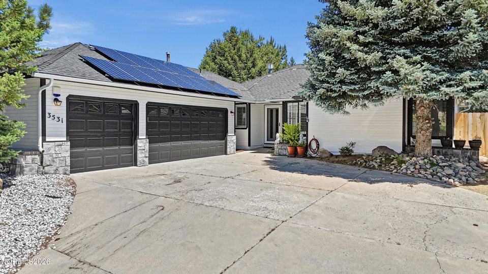 3531 Smoketree Avenue