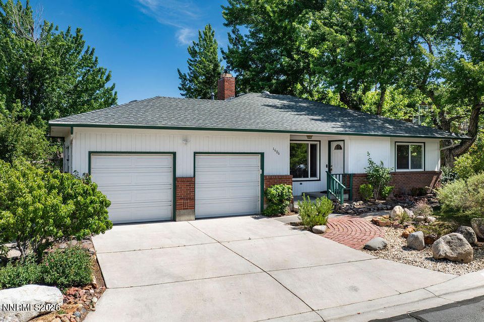 1606 Knoll Drive