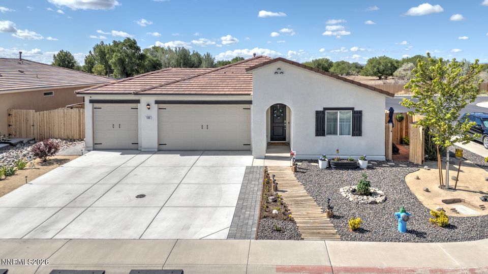 1085 Tamarack Court