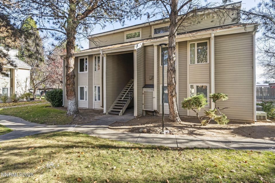 2371 Roundhouse Road