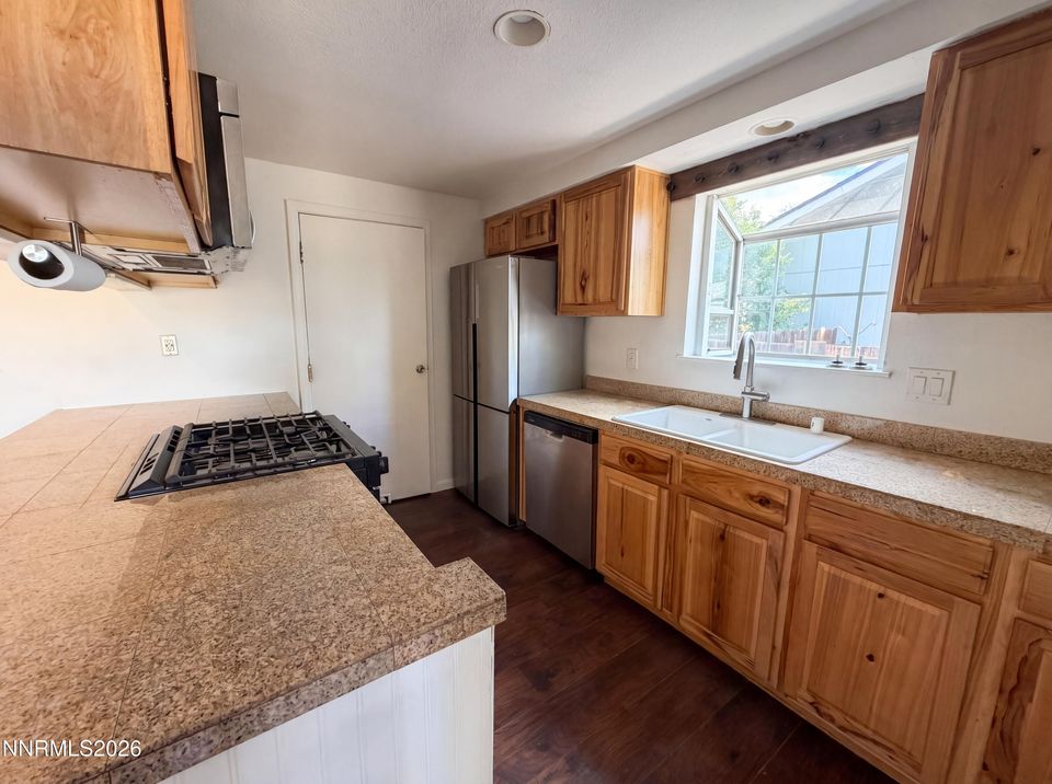 3325 Somerset Way