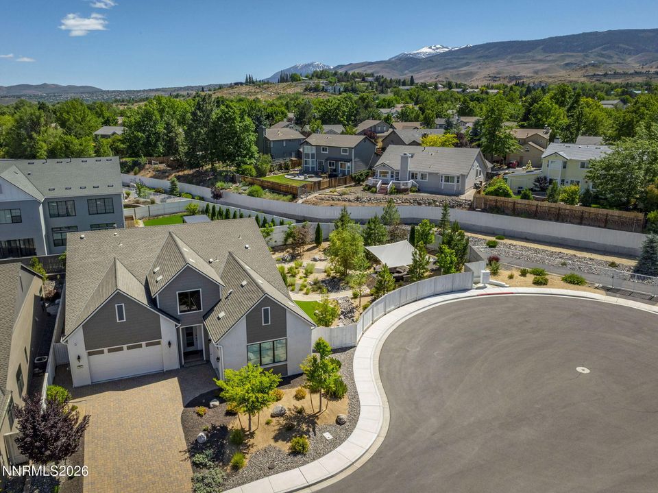 724 W Pleasant Oak Trail