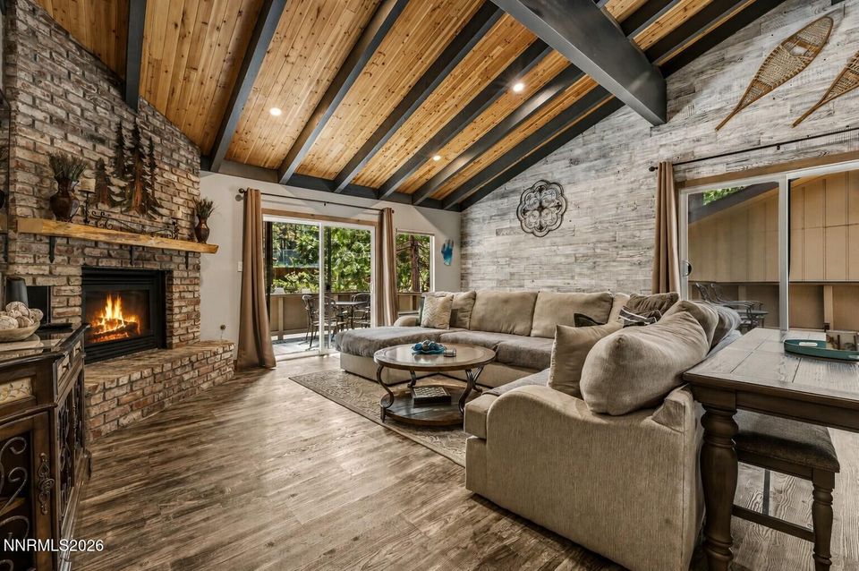 321 Ski Way #221