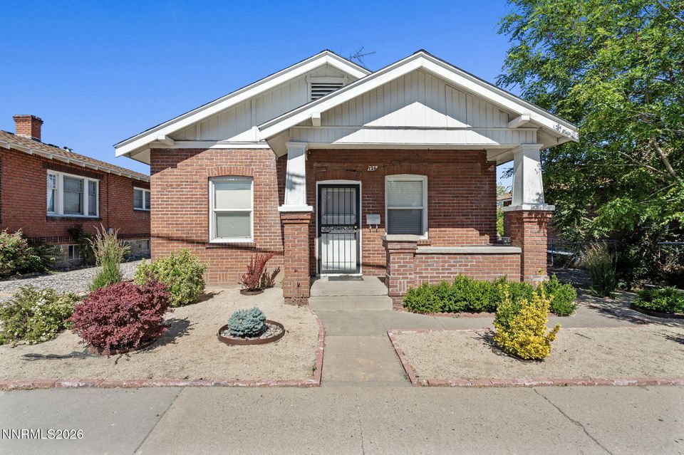 128 Keystone Avenue