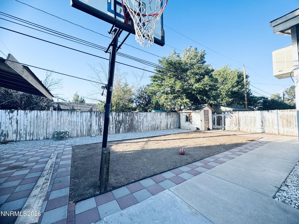 1270 Zephyr Way