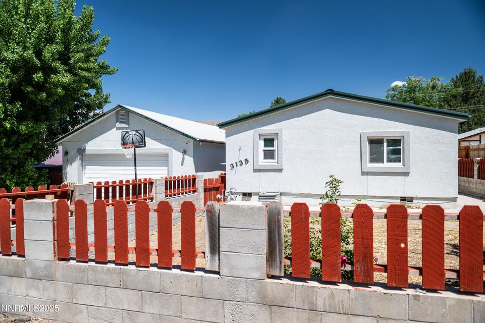 3135 Valley Way
