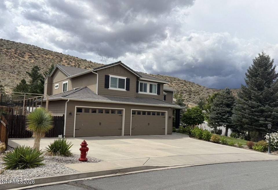 4290 Great Falls Loop