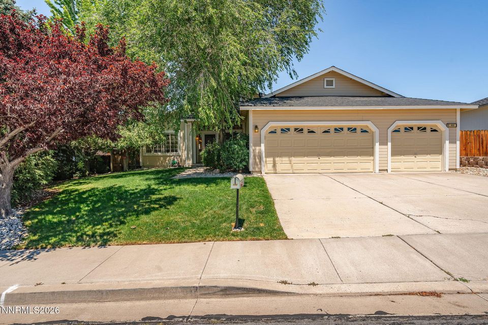 889 S University Park Loop