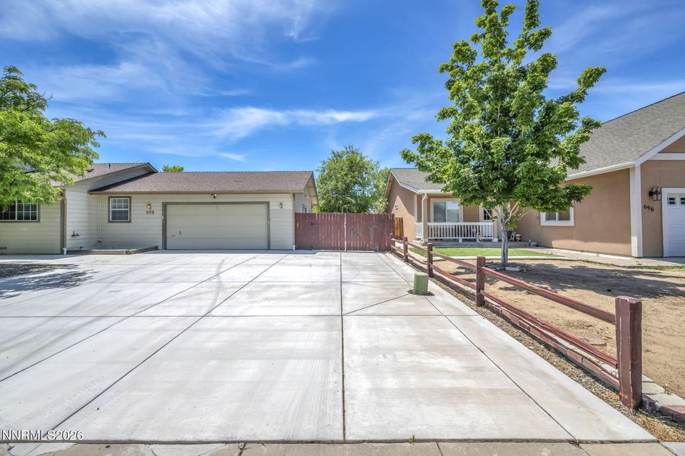 692 Lassen Way