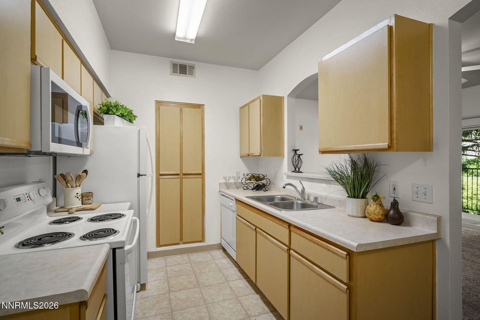 6850 Sharlands Avenue # 1107