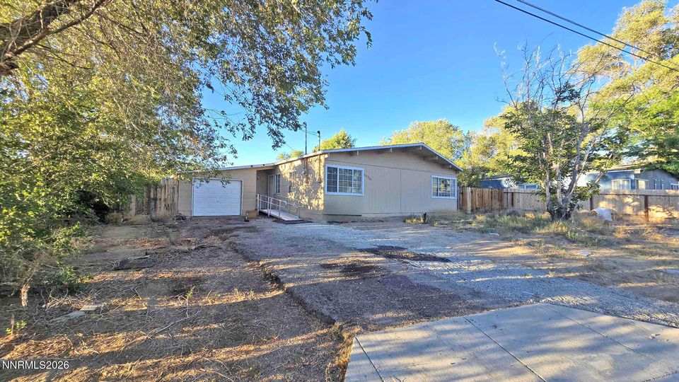 13710 Mount Whitney Street